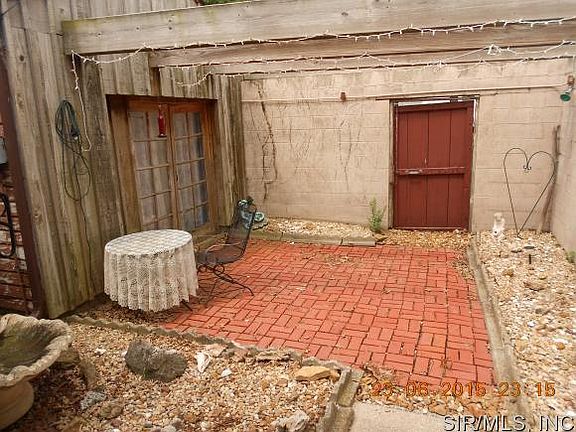 5th image of 305 E Cedar St
