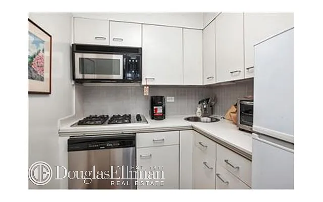 Rented by Douglas Elliman | media 10