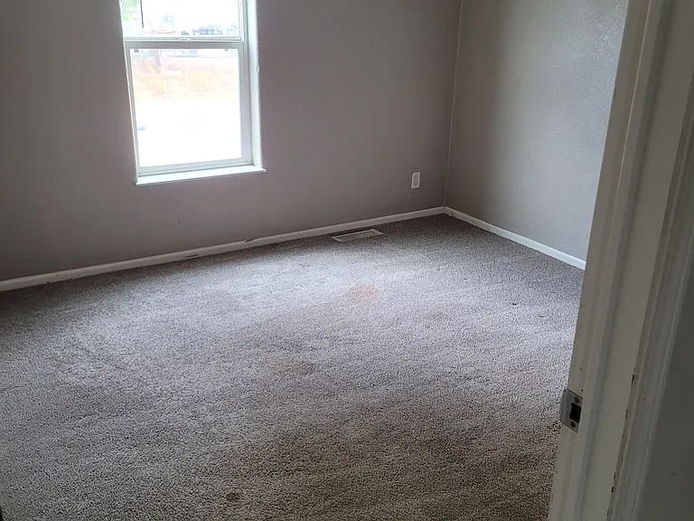 10450 S Rhyolite Ave — Photo 4