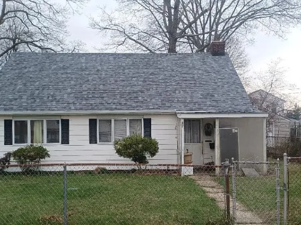 87 N Emerson Ave, Copiague, NY 11726