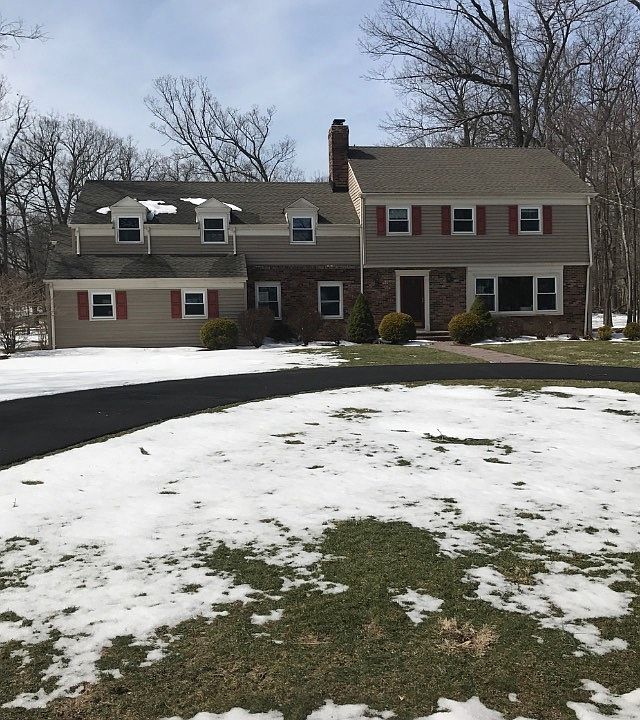 2nd image of 841 Sherwood Rd