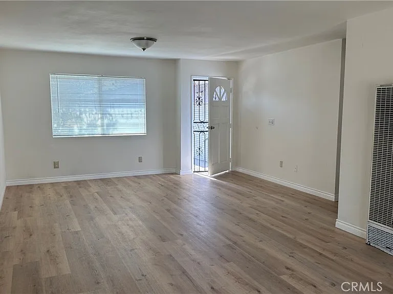 340 N Dalton Ave — Photo 3