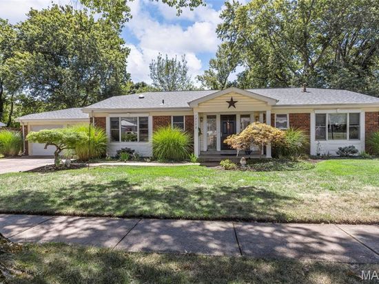 13172 Greenbough Dr, Saint Louis, MO 63146