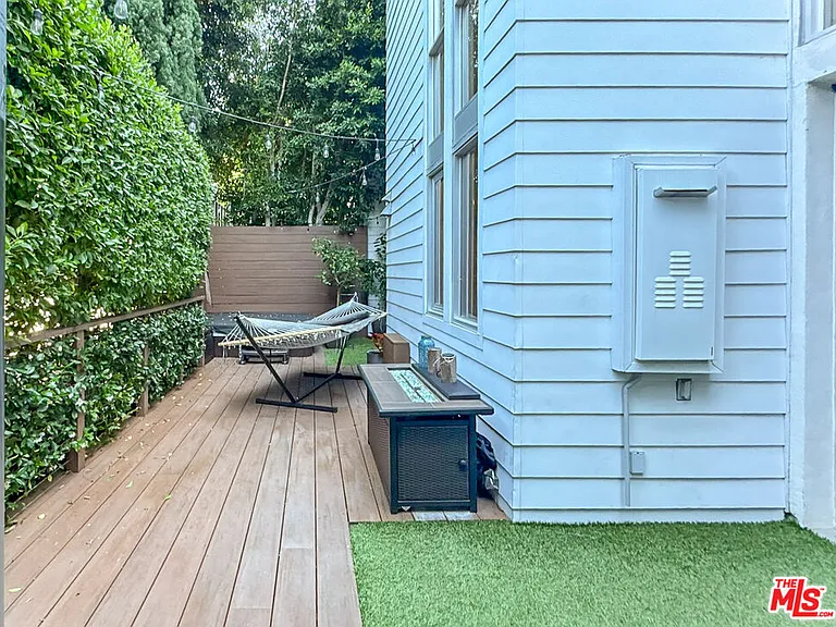 1037 N Laurel Ave #10B — Photo 21
