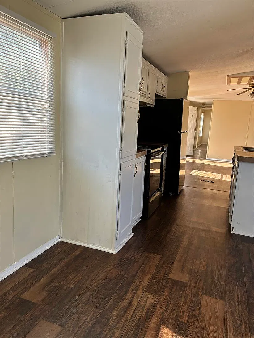 428E — Photo 4
