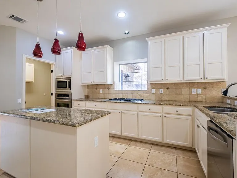 9202 Amanda Dr — Photo 14