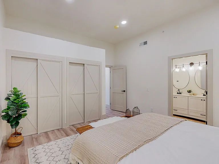 Sierra Dr SE — Photo 4