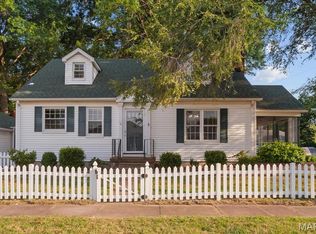 16 S 30th St, Belleville, IL 62226