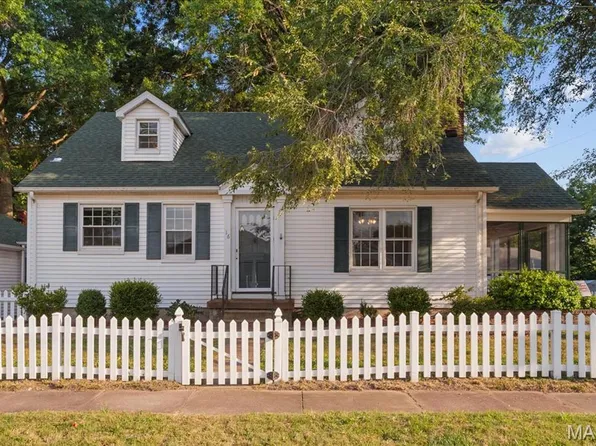 16 S 30th St, Belleville, IL 62226