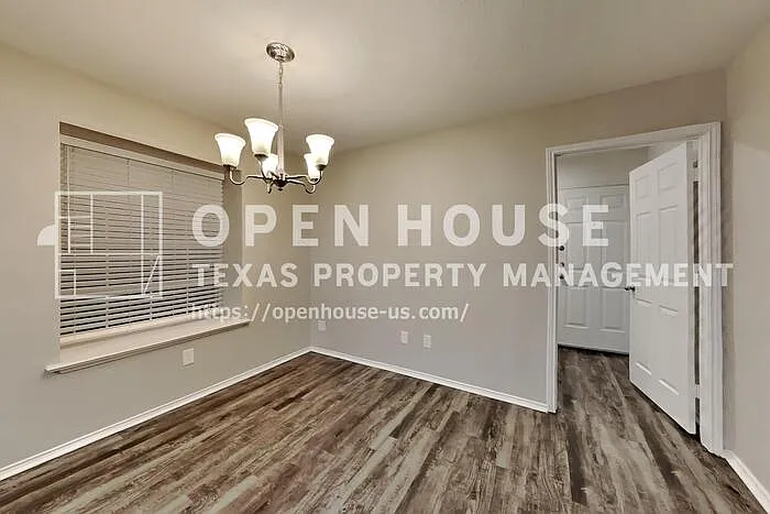 5510 Lee Hutson Ln — Photo 6