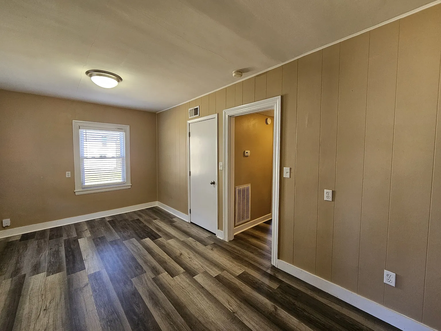 807 Gresham Road - 4 — Photo 4