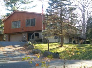 127 Lake Shore Rd, Shohola, PA 18458