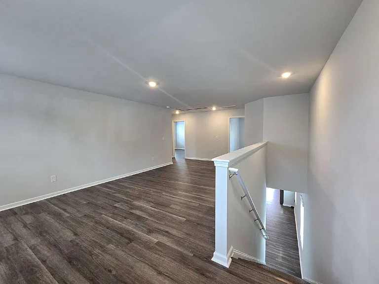 517 Sandy Hollow Dr — Photo 11
