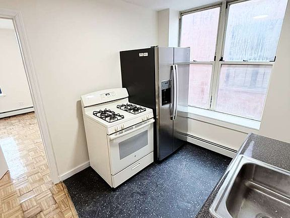 4th image of 2230 Strauss St APT 2F