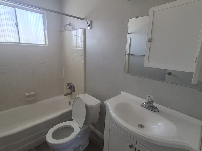 420 E McMurray Blvd — Photo 74