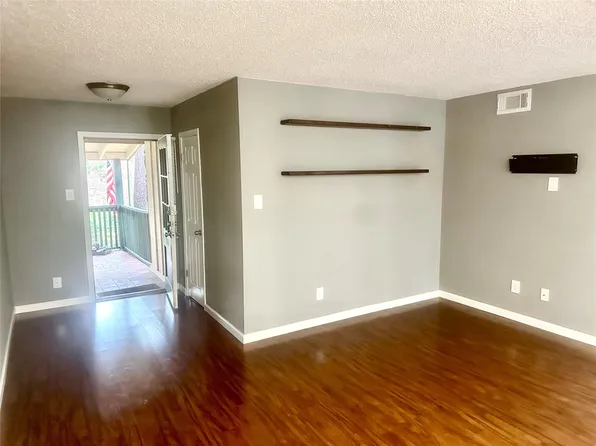 8245 Kingsbrook Rd APT 239, Houston, TX 77024