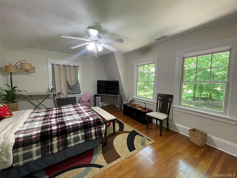 38 Gedney Park Dr — Photo 18