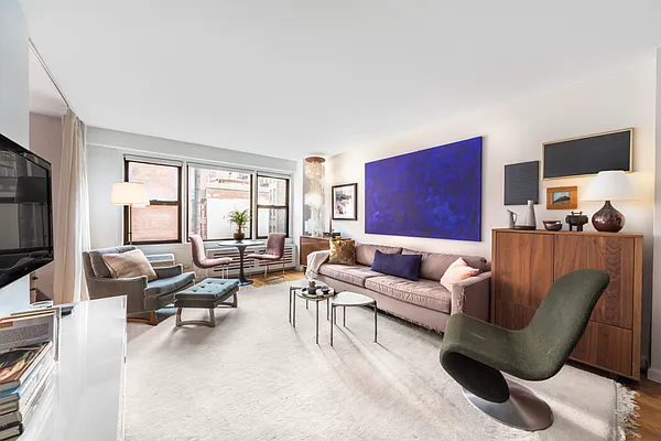 Sold by Triplemint | media 5