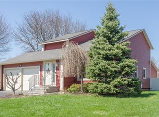 7989 Amor Dr, Clay, NY 13041