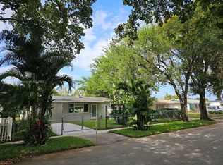 6521 Moseley St, Hollywood, FL 33024