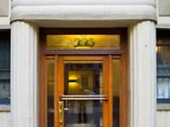 225 West 25th Street image 1 of 6