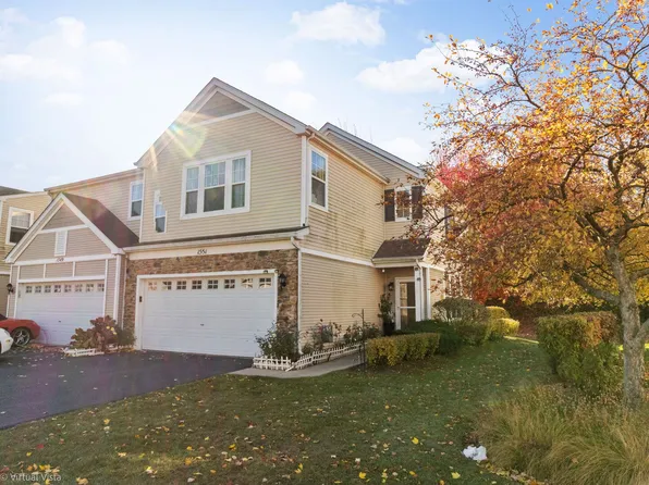 1551 Glacier Trl, Carpentersville, IL 60110