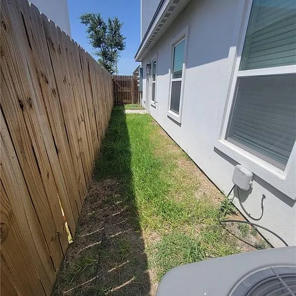 5613 Notre Dame Ave #1 — Photo 19