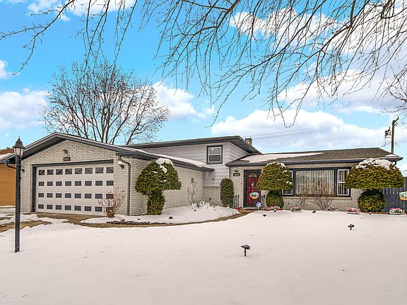 3rd image of 2812 W 60th Dr