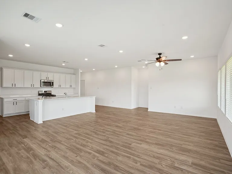 7807 Eagle Creek Ln — Photo 5