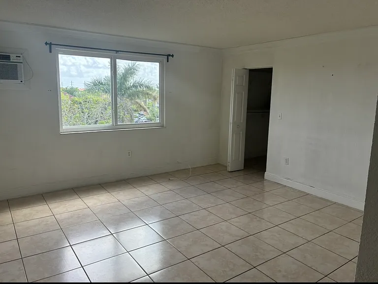 7000 NW 186th St #4-526A — Photo 5