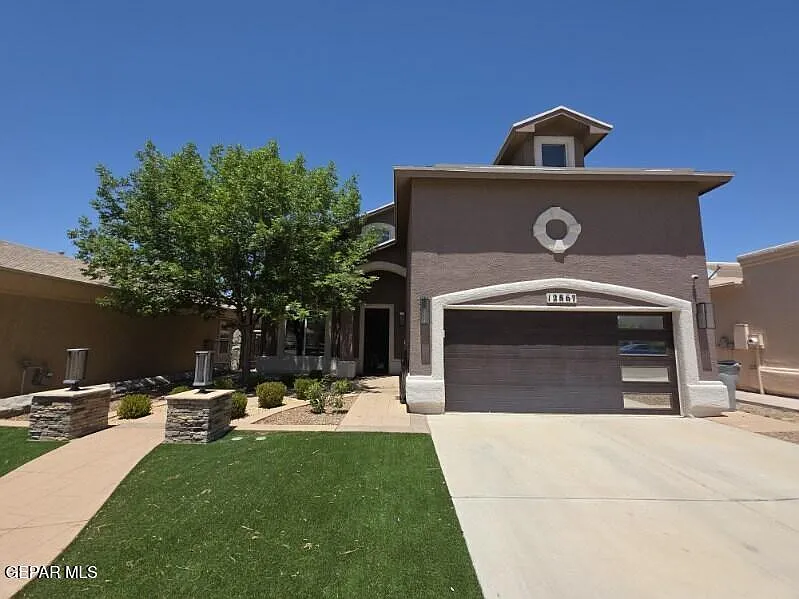 3 bed, 2.5 bath, 2408 sqft, $2,500 — Photo 2