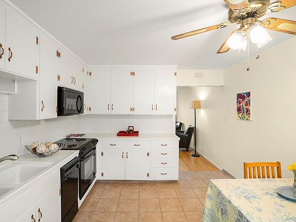 3rd image of 564 Annie Laurie St APT 3