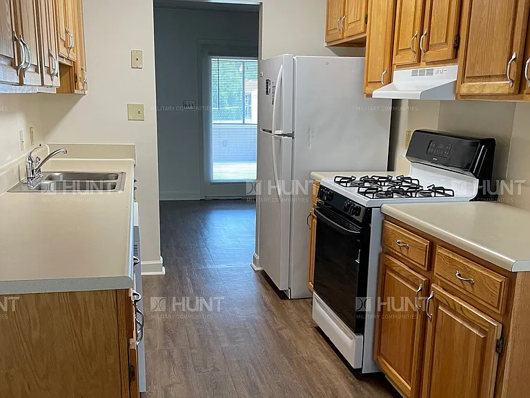 1666B Lunar Ct — Photo 3