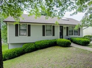 7217 N Farley Ave, Kansas City, MO 64158