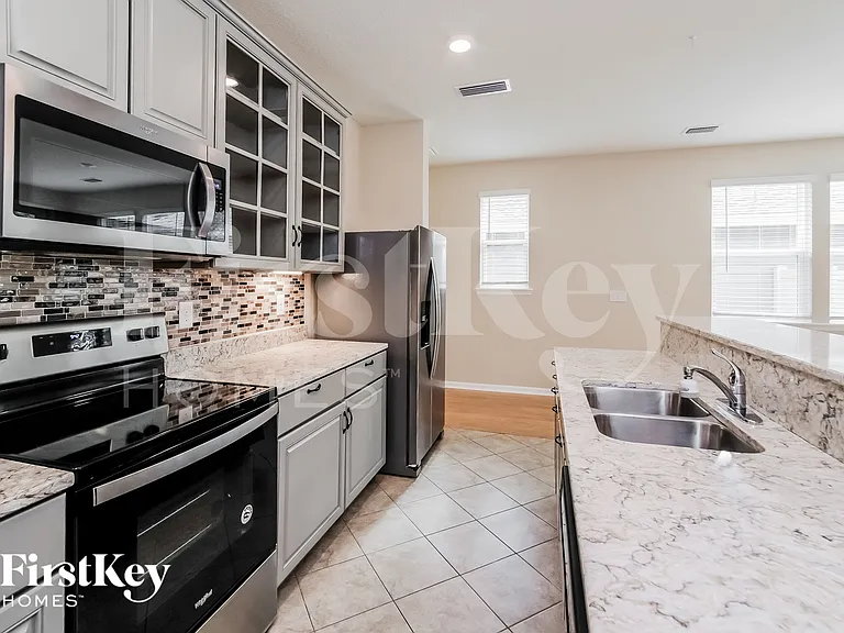9787 Bridgeway Ave — Photo 6