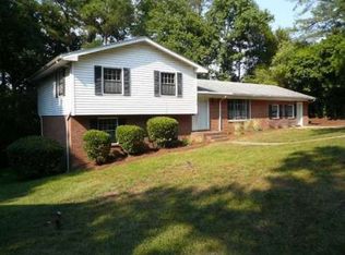 2301 Foxhill Cir, Raleigh, NC 27610