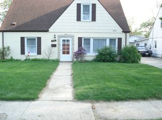 4041 W 99th St, Oak Lawn, IL 60453