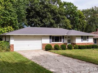 1325 E Sankoty Dr, Peoria, IL 61614