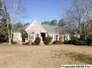 102 Roseland Dr, Rainbow City, AL 35906
