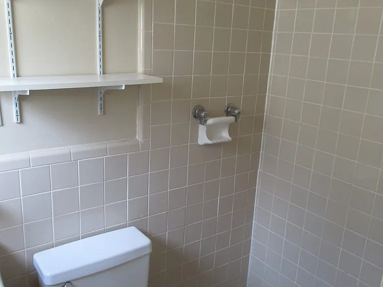 159 N Donahue Dr — Photo 5