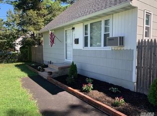 845 Udall Rd, West Islip, NY 11795