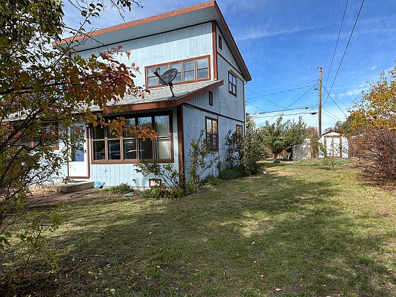 2nd image of 751 Aspen Dr