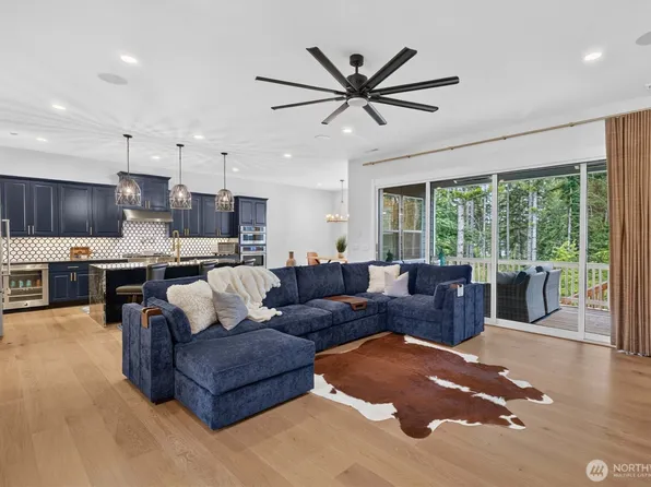33110 Liberty Ave SE, Black Diamond, WA 98010