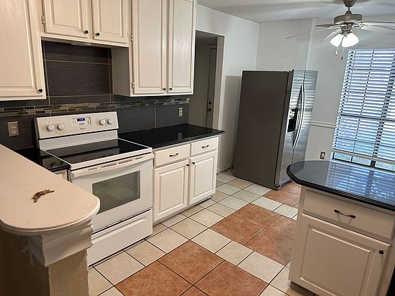 4th image of 6701 Keeler Dr