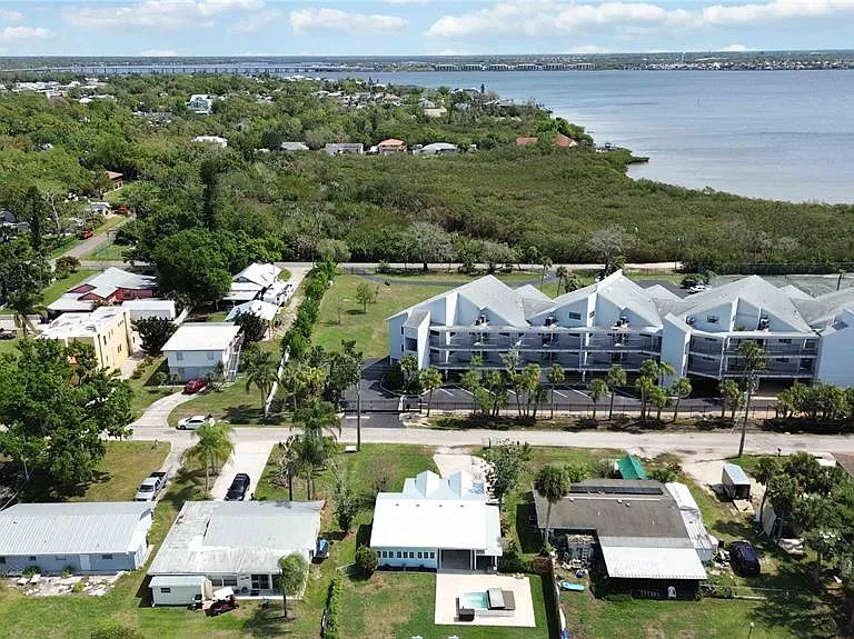 607 Manatee Ave — Photo 53