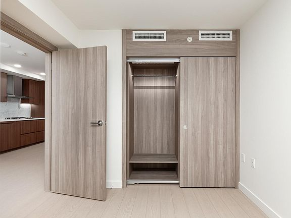 5th image of 455 SW Marine Dr #2903
