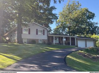 1915 Devon Dr, Springfield, OH 45503