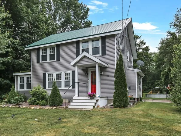 812 Pleasant St, Leicester, MA 01524