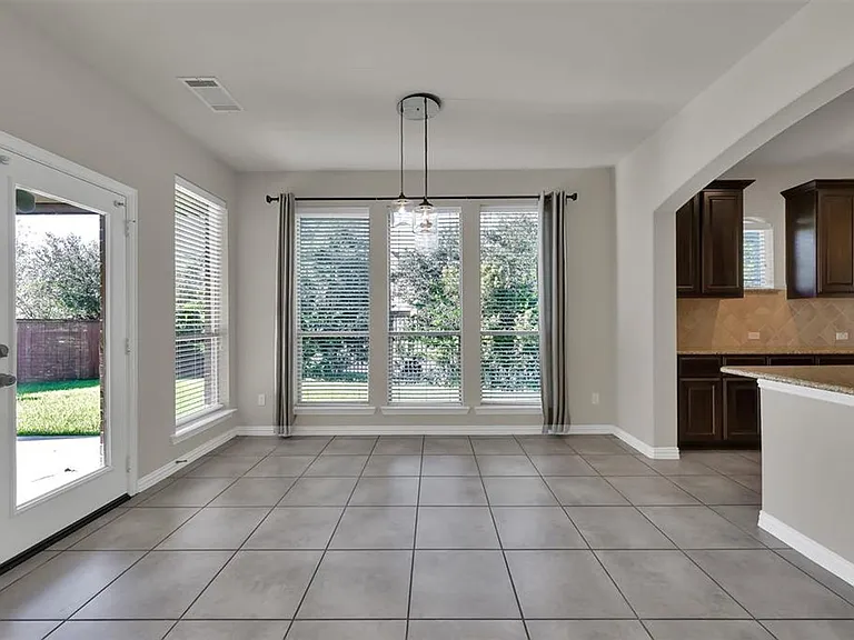 2 Maitland Ct — Photo 12
