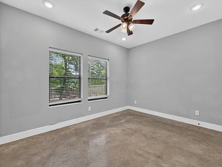 707 E Woodard St — Photo 16